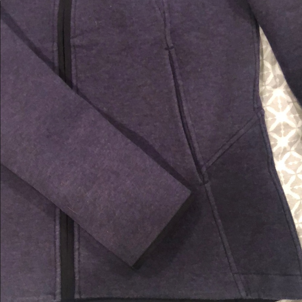 Lululemon Jacket - Picture 3 of 4